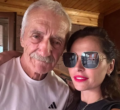 Женщина, искавшая биологических родителей, нашла отца в списке своих друзей в Facebook