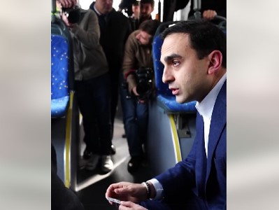 Мэр Еревана прокатился на одном из 15 новых троллейбусов