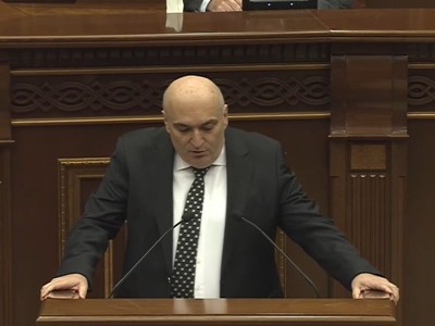 Новый депутат парламента Армении принес присягу