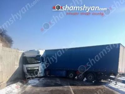 Տաթև-Լծեն ճանապարհին բեռնատարն ընդունել է մկրատաձև դիրք և ամբողջությամբ փակել ճանապարհը