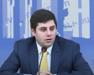 Եթե ինչ-որ մեկը գա, ատրճանակը դնի ու ասի՝ աշխատավարձ բարձրացրու, ասելու ենք՝ կրակի. Սուրեն Գրիգորյան