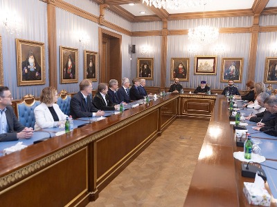 Католикос: Азербайджан нескрываемо угрожает и оказывает давление на Армению