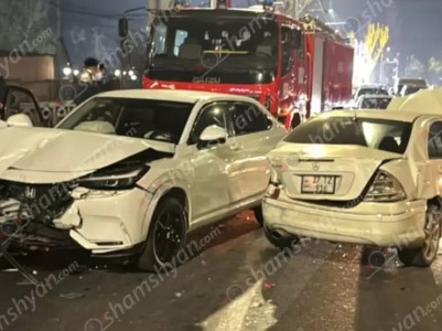 Крупное ДТП в Ереване: есть пострадавшие