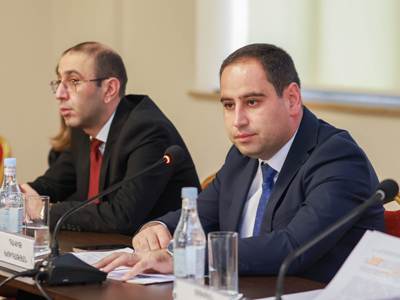 ԼՂ-ից բռնի տեղահանվածներից 25 հազարը գրանցված աշխատանք ունի. տեղի է ունեցել ՏԿԵ նախարարին կից խորհրդի նիստը
