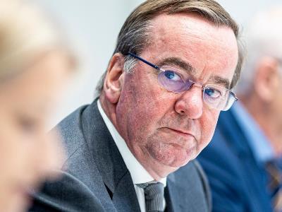 Глава Минобороны Германии заявил, что стране придется отправить войска в Украину после прекращения огня