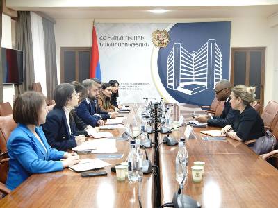 Министр экономики Армении и представитель ВБ обсудили перспективы развития туристического сектора в РА