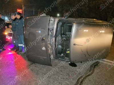 Բախվել են Nissan-ը, «ՎԱԶ 2121»-ն ու Reno-ն. «Նիվա»-ն կողաշրջվել է