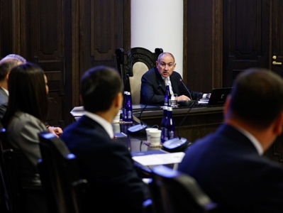Էստեղ վրիպակ կա, երեւի պետք է լինի Իջեւանի Ղազումյան փողոց, ոչ թե Ղալումյան. Փաշինյան