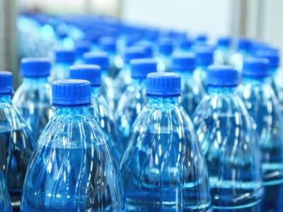 В минеральной воде из нескольких европейских стран обнаружен «вечный химикат»