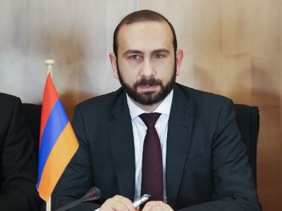Глава МИД Армении поздравил нового министра ИД Литвы