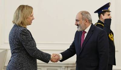 «Հրապարակ». Պետական ռեկետի «ֆլեշ-մոբը» կասեցրել է ԱՄՆ դեսպանը
