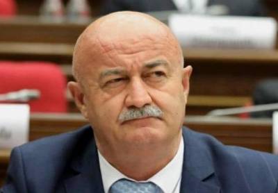 «Հրապարակ». «Վարկերդ կփակենք՝ մանդատդ դիր»