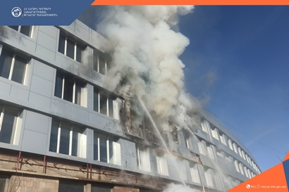 Крупный пожар в ереванской гостинице: выехали 6 боевых расчетов