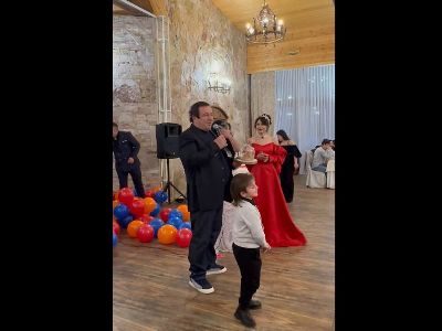 «Հայաստան–Արցախ» երիտասարդական միության տարեվերջյան հանդիպմանը Ծառուկյանն Արցախից բերված հող է նվեր ստացել (վիդեո)