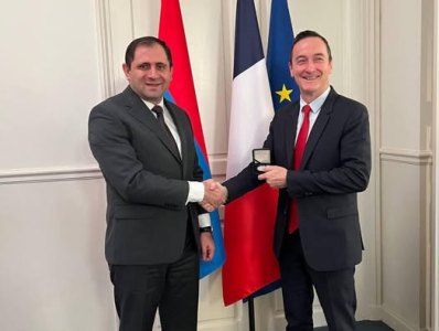 Armenia minister, France presidential military adviser discuss defense cooperation
