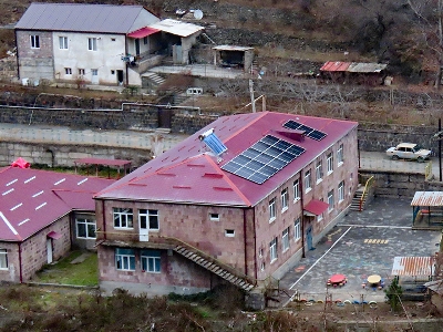 Ucom и Sunchild установили солнечную электростанцию в детском саду Алаверди
