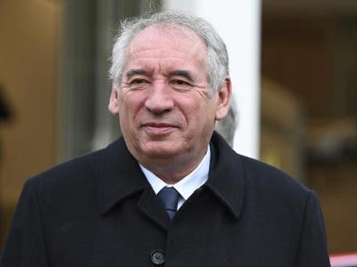 BFMTV: Macron gives PM Bayrou 2 days to form France’s new government