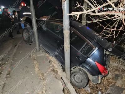 Արգավանդի խաչմերուկում 3 մեքենաներ են բախվել, որից հետո Nissan-ներից մեկը հայտնվել է բնակչի հողամասում՝ կախված վիճակում