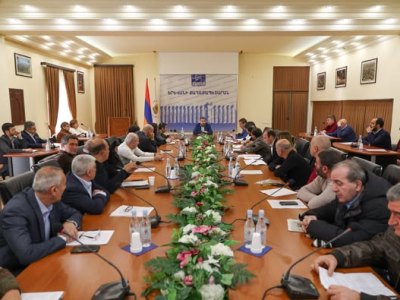 36 մարզադպրոցի տնօրենները ներկայացրել են արձանագրված արդյունքներն ու բացթողումները. Արմեն Փամբուխչյան