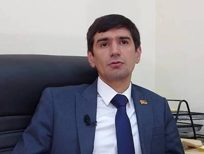 «Հրապարակ». Փաշինյանը կատաղած է. մարզպետը չի՞ վերադառնա արձակուրդից