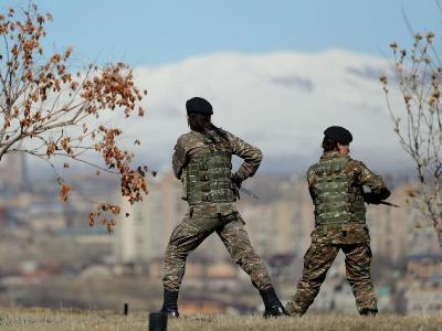 В Армении принимают меры для повышения уровня материальной и соцзащиты военнослужащих