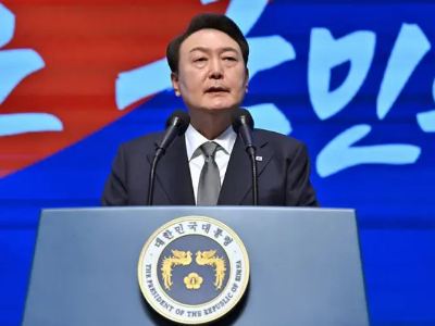 South Korea's opposition has decided to postpone a motion to impeach the country's acting president