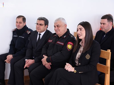 ՆԳ նախարարը մասնակցել է Մարի Իզմիրլյանի անվան մանկատան սաների Ամանորի միջոցառմանը