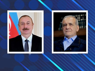 Iranian President holds telephone conversation with Aliyev