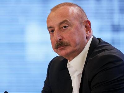Алиев обвинил Россию в попытках «замять» истинную причину крушения азербайджанского самолета