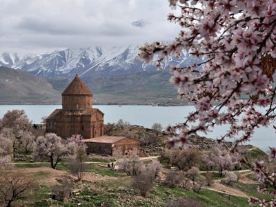 Գինու և քրիստոնեության օրրանի հետևից. չեխական լրատվական կայքը խորհուրդ է տալիս այցելել Հայաստան