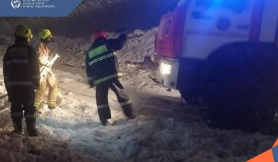 Փրկարարները Ծաղկաձորում և Ապարանում արգելափակումից դուրս են բերել 4 ավտոմեքենա