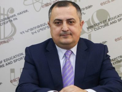 Карен Гилоян освобожден от должности замминистра образования, науки, культуры и спорта Армении