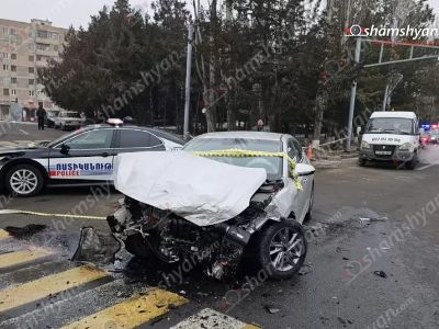 Աբովյան քաղաքում բախվել են «Hyundai Elantra»-ն ու «Jeep»-ը. վերջինս հայտնվել է կանաչ գազոնում