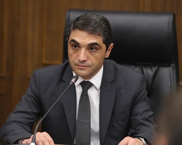Ինձ գործից չեն հանում, ժողովու'րդ, նախարար նշանակվելու օրից մինչ հիմա անդադար խոսում են դրա մասին. Սիմիդյան