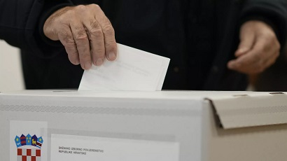 В Хорватии стартовал второй тур президентских выборов