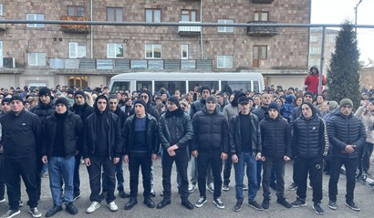 Из регионов Ташира и Степанавана отбыли на службу первые призывники