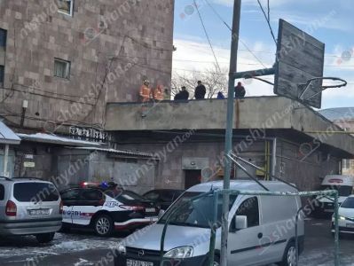 Սևան քաղաքի շենքերից մեկի բակում հայտնաբերվել է տղամարդու մարմին