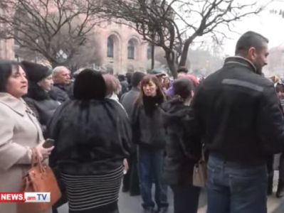 Գողը մտավ, 100 գրամանոց շղթան տարավ, ես դա ո՞նց եմ ցույց տալու հարկայինին. ումի՞ց թուղթ վերցնեմ.Ոսկու շուկայի աշխատակից
