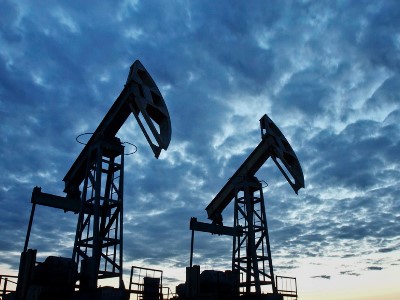 Цена нефти Brent снизилась до $80,5 за баррель после роста накануне