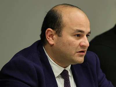 Министр труда Армении возвестил «крупное» увеличение пособия неимущим