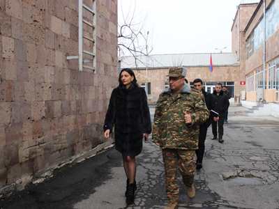 ՄԻՊ-ն այցելել է կենտրոնական հավաքակայան. ներկայացվել են զորակոչի կազմակերպման պայմանները, վիճակահանության գործընթացը