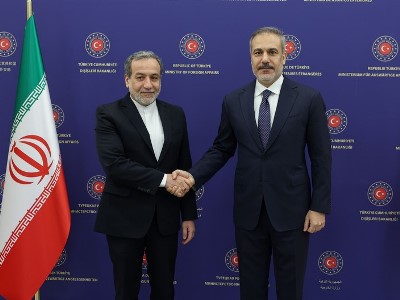 Թուրքիայի և Իրանի ԱԳ նախարարները հեռախոսազրույց են ունեցել տարածաշրջանային հարցերի շուրջ