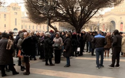«Փաստ». Քաղաքականացված... գրպանը՝ առաջին պլանում