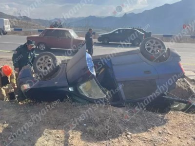 Վայոց ձորի մարզում բախվել են «Hyundai Elantra»-ն ու «Opel Astra»-ն. վերջինը գլխիվայր շրջվել է. shamshyan.com