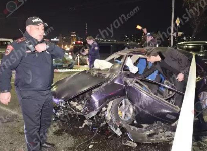 Իսակովի պողոտայում «Opel»-ը բախվել է բաժանարար գոտու բետոնե պատին. վարորդը տեղում մահացել է. shamshyan.com