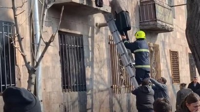 В Ереване в жилом доме вспыхнул пожар