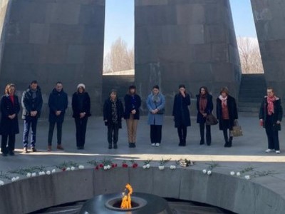 Представители органов местного самоуправления Франции посетили Мемориал Геноцида армян