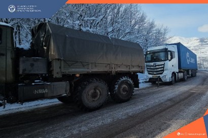 Աղվանի գյուղի մոտ բեռնատարները մերկասառույցի պատճառով չեն կարողանում շարունակել ընթացքը. առաջացել է խցանում