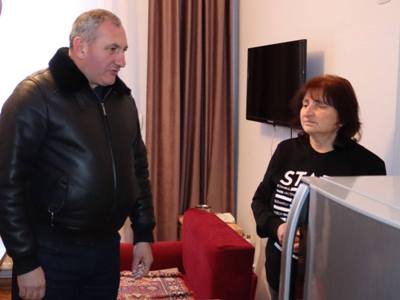 Представители губернатора Лори посетили пострадавших в результате пожара в Степанаване