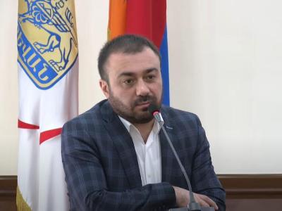 Оппозиционер указал мэру Еревана на противоречия в его заявлениях по транспорту